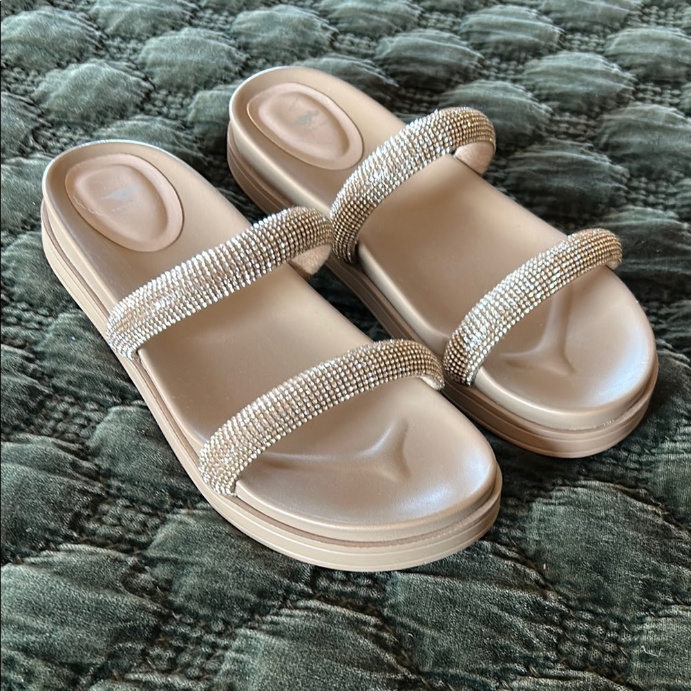 Rocket Dog Cream Sandals with Rhinestone Embellishments